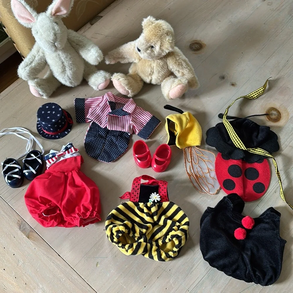 Muffy Vanderbear and Hoppy Vanderhare Collection - Picture 13 of 15